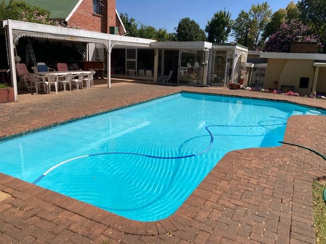 5 Bedroom Property for Sale in Ladybrand Free State